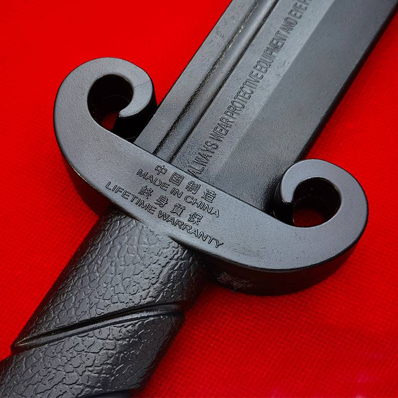 Yong-yu, the plastic steel resistance has trained the Red Army in self-defense to create a life-long security