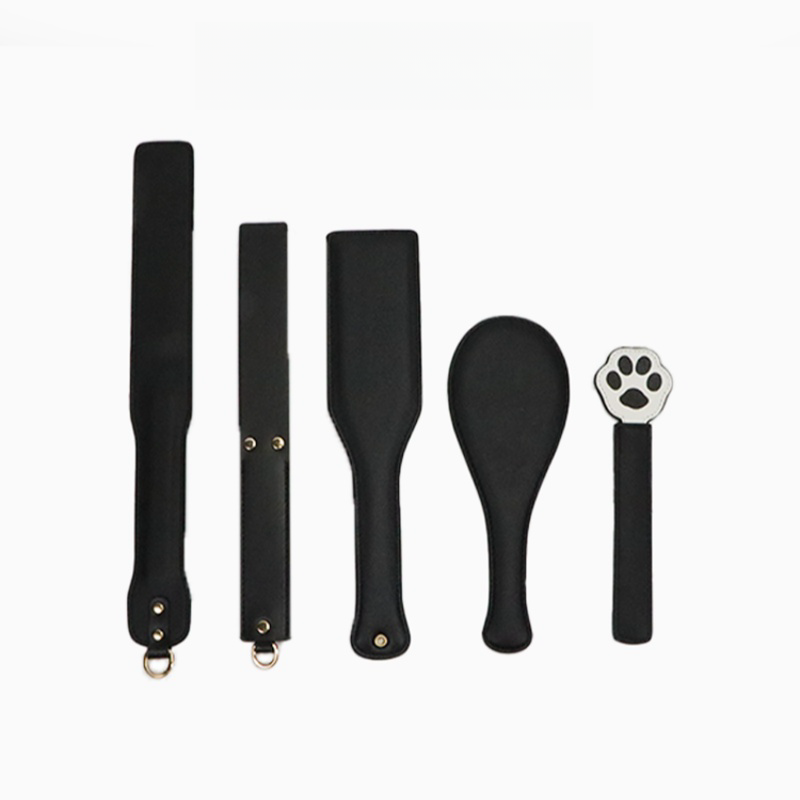 Small circle props training leather shooting vine torrent whip ringing ruler slap board long leather whip split whip storage bag.