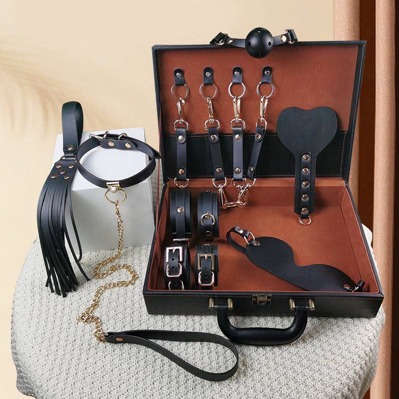 Pure black package - suitcase
