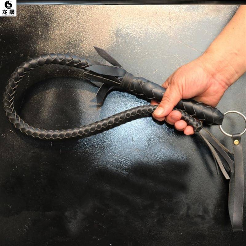 70 centimeters of black, pure oxen whips