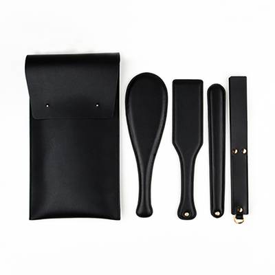 The combination of the leather shooting set of the whip and other combinations can be engraved by engraving