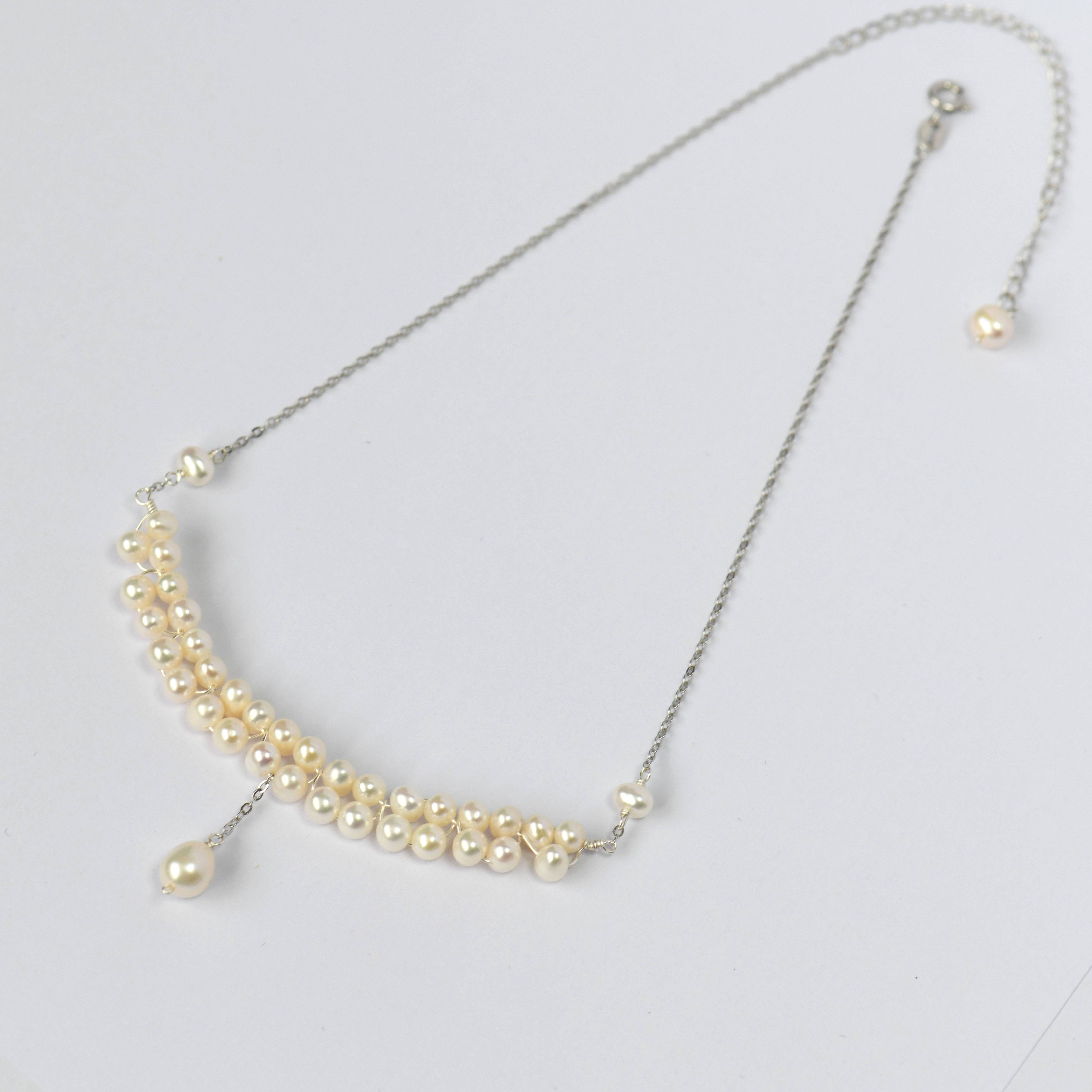 Double -layer pearl scarring necklace Fashion thyroid gland to cover the neck with the neck with light luxury
