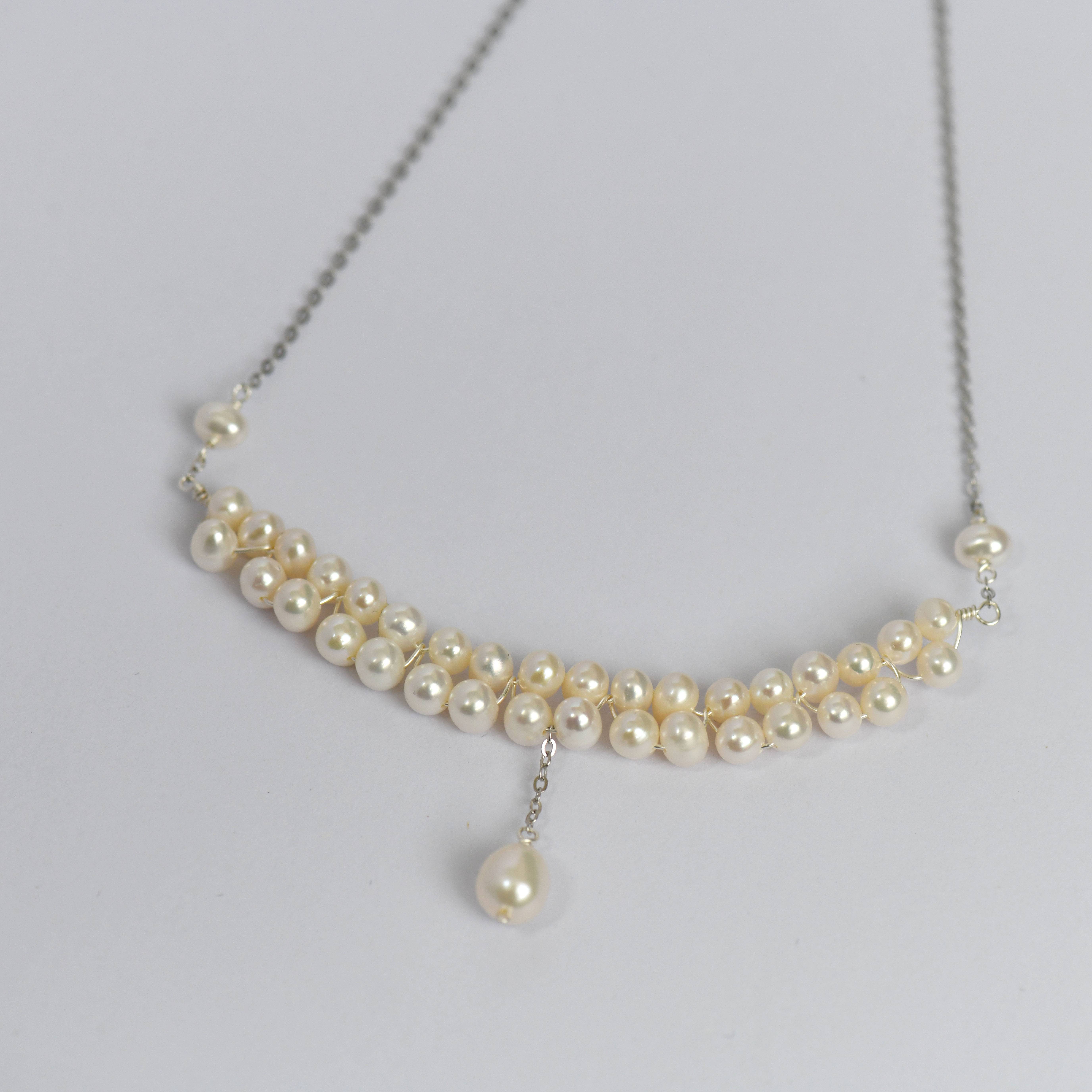 Double -layer pearl scarring necklace Fashion thyroid gland to cover the neck with the neck with light luxury
