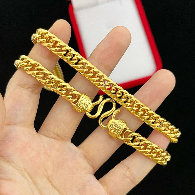 Vietnam's Gold Shop with a flat necklace of gold