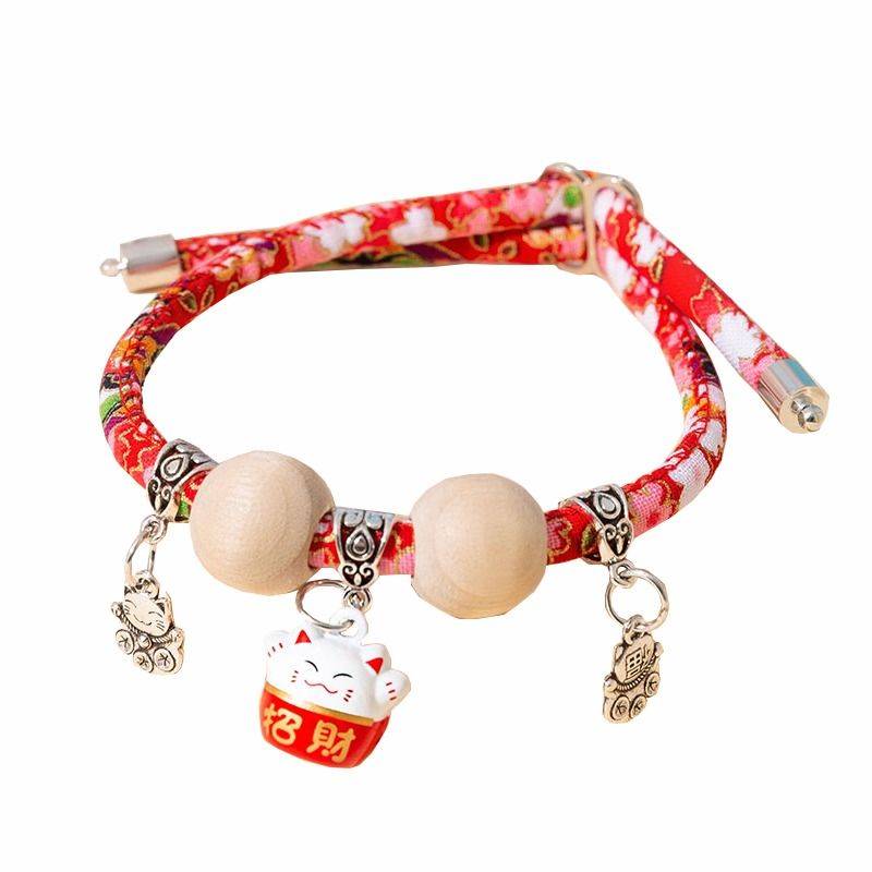 The deworming collar pet bells, the vermin collars outside the dog's body