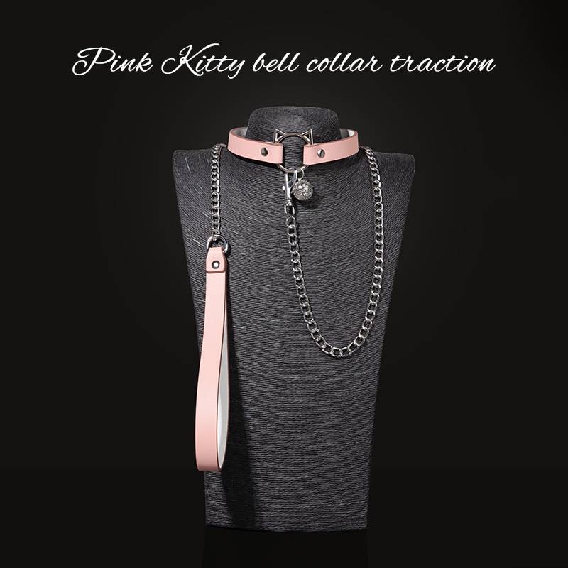 Pink cat bells to pull the collar