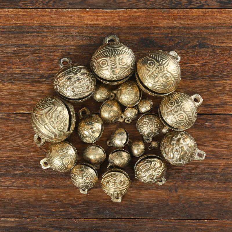 Pet cats and dogs all copper bell large medium and small collar tiger head Teddy golden retriever Husko super ringing wealth bell