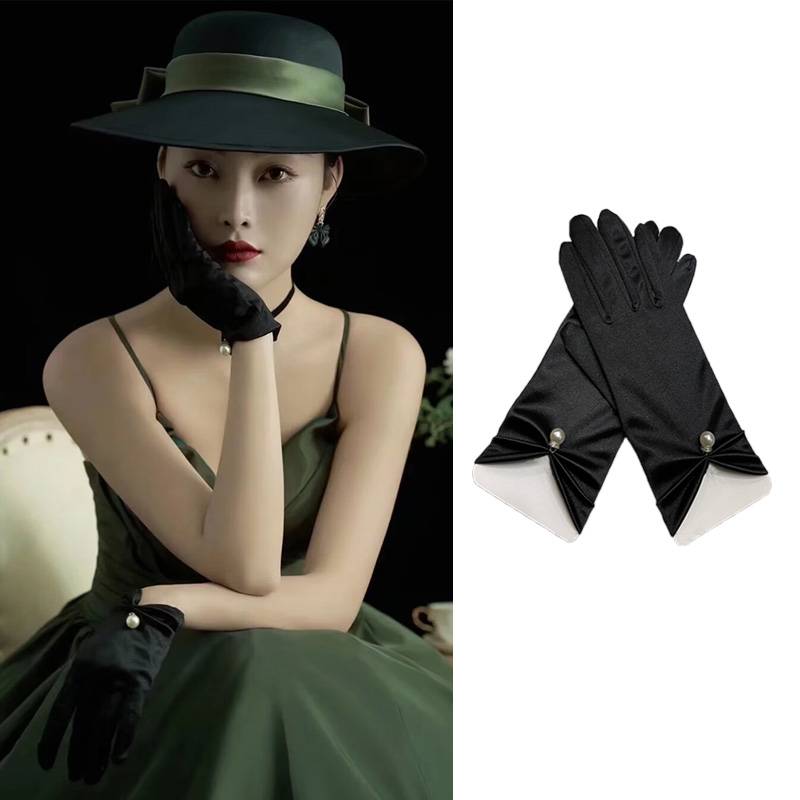 Black shorts for the silk bead