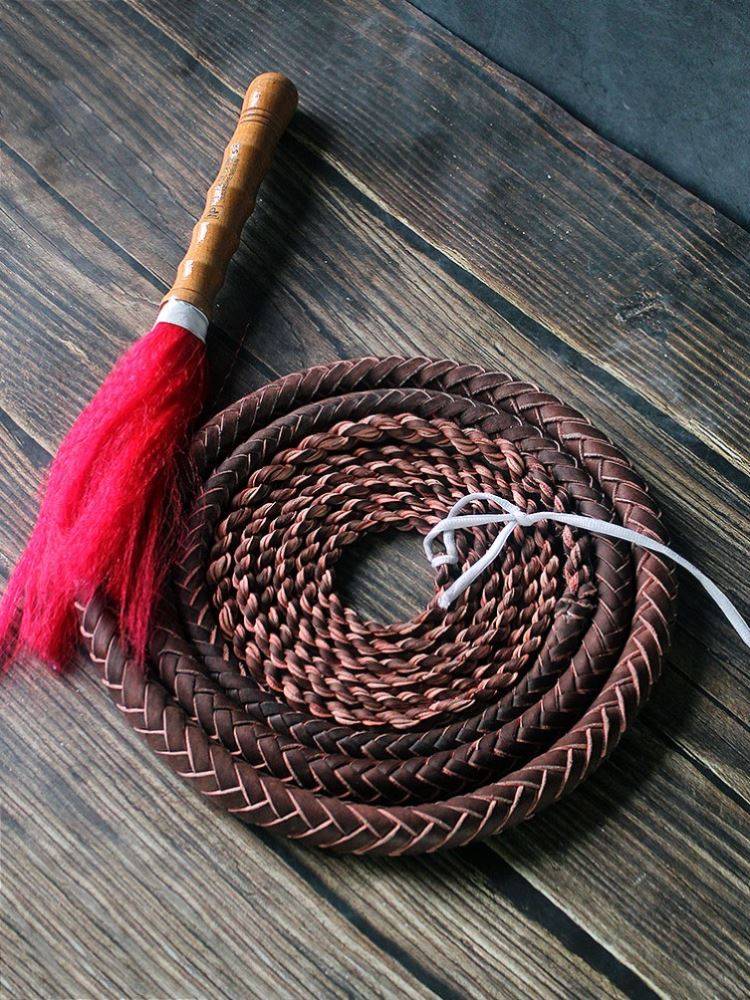 Cowhide Put the Sheep Pleing Whip Fitness Fitness Flip Wudi Body Fighting Sheep Powder Soft whip, whip, whip steel whip