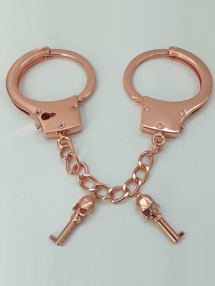 Toys handcuffs scripts Killing room props hand buckle stainless steel couple iron hand -deeper alloy thickened feet and lock children