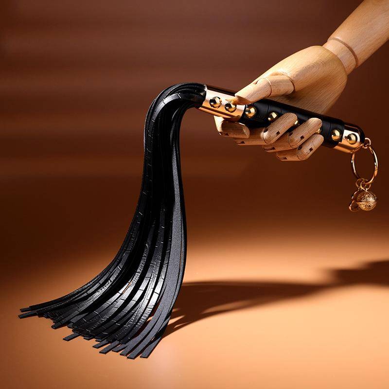 SP tools Sanbiao whip small circle practical tool novice novice does not hurt the pink black whip small leather beats to train dogs