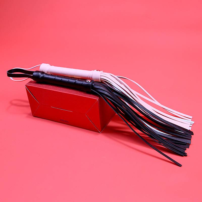 Good quality black whip