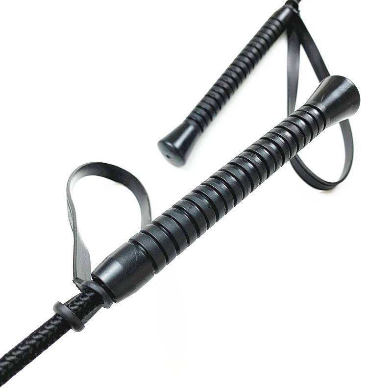 A horse's lashes, a scooter's lashes
