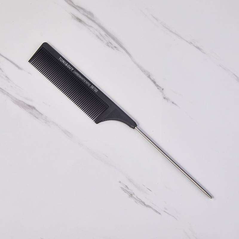 Carbon fibre comb 067000