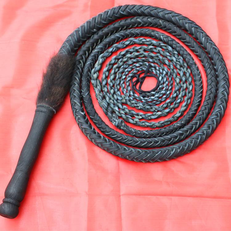 Pure leather whip fooled whip whiping horse whip martial arts sheep whip body whip slot whip Kirin whip soft whip