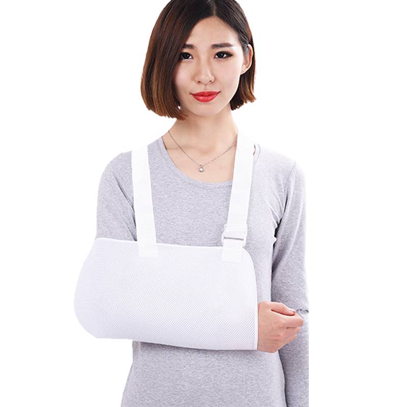 Broken arm arm of a broken arm with a dislocated arm and a broken tatter on the arm of a broken arm