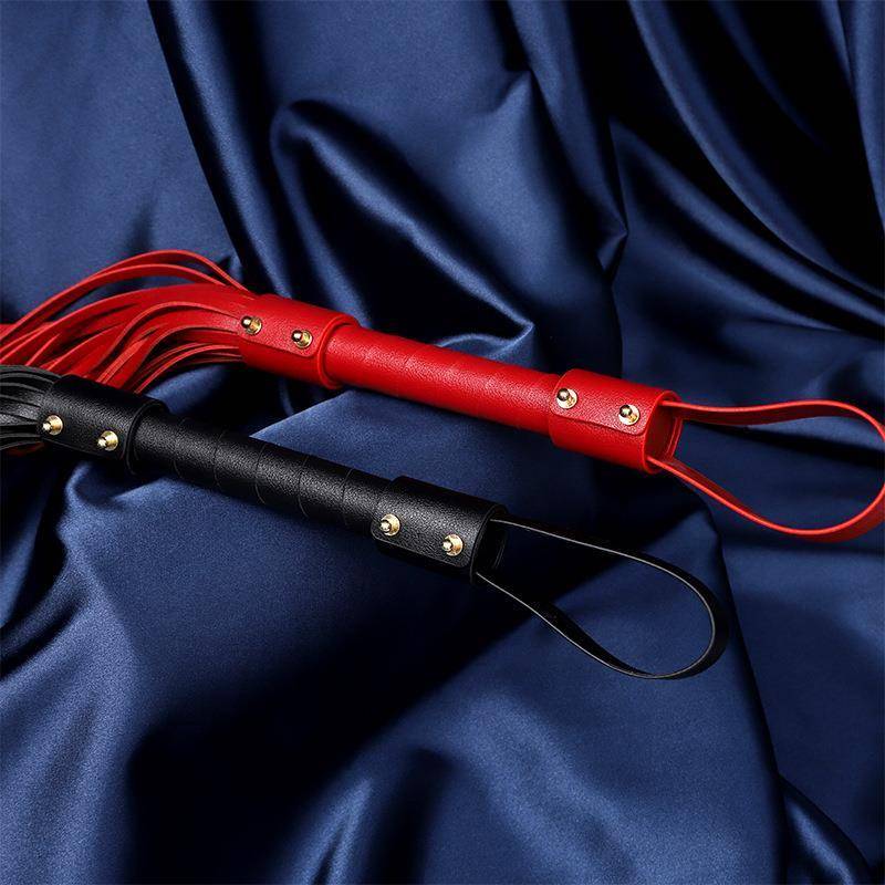 Retro Liu Su Sanpin Set Leather Pats a small whip, slap, leather whip leather, film and television dance props
