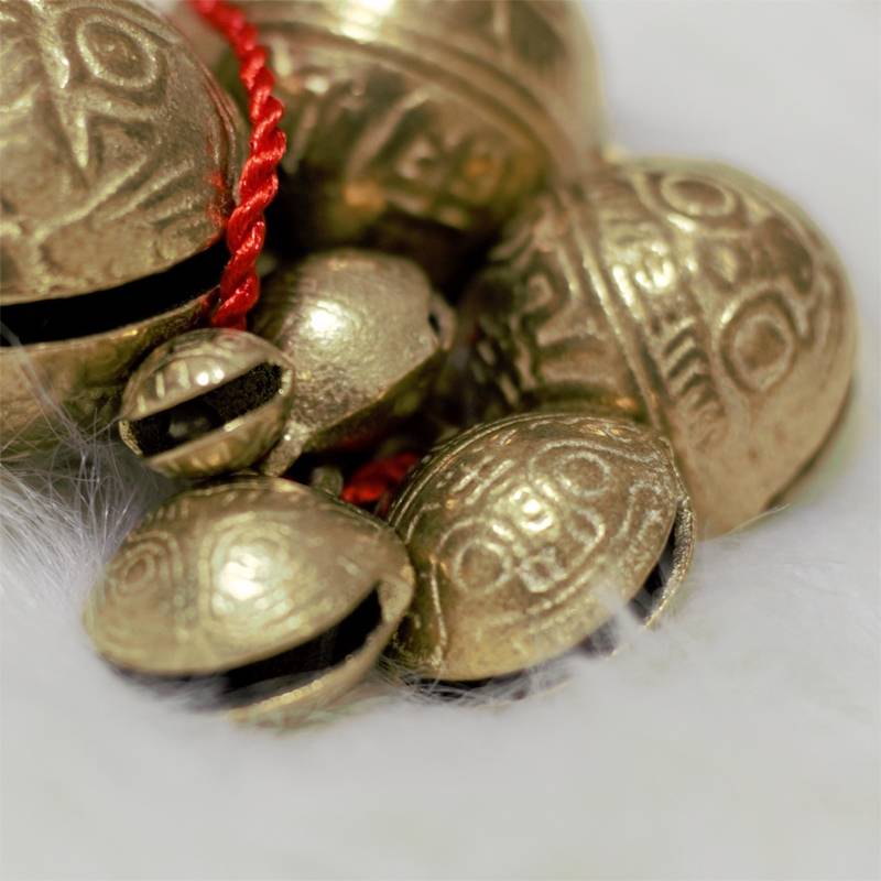 Bronze bells, dog bells, rabbit bells