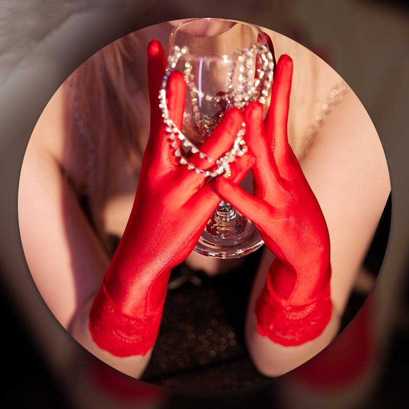 Oil Guangma oil silk slide glove ultra -thin short division finger lace pure desire cos sleeves and sexy five fingers hand silk