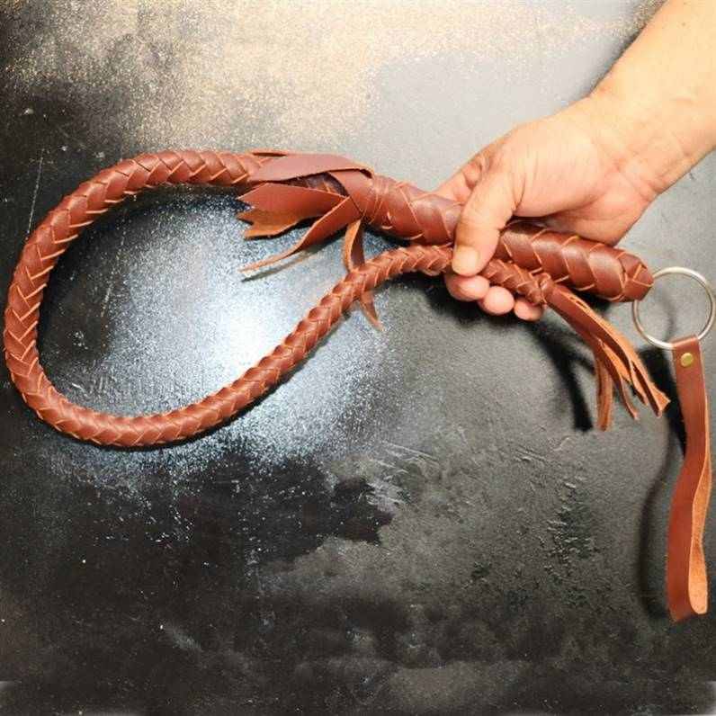 D33-80 CENTIMETRES OF BROWN, PURE VERMIN WHIPS