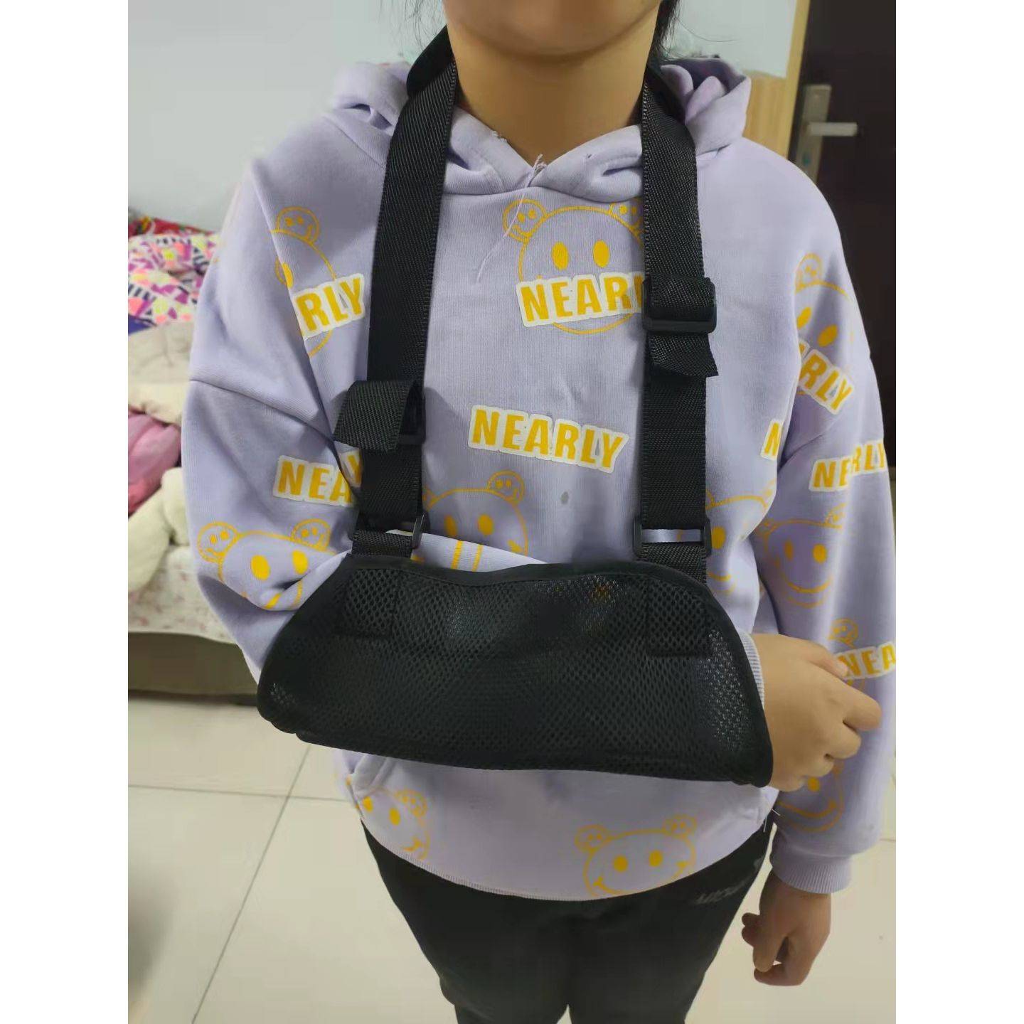 An aerobic frontal arm strap to protect a broken arm-to-hand arm