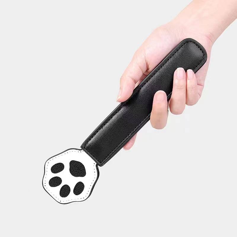 Black cat claw