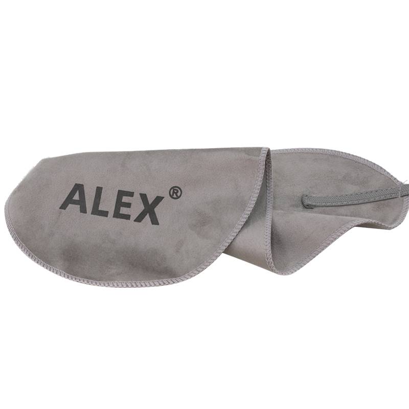 Alex bends his rags