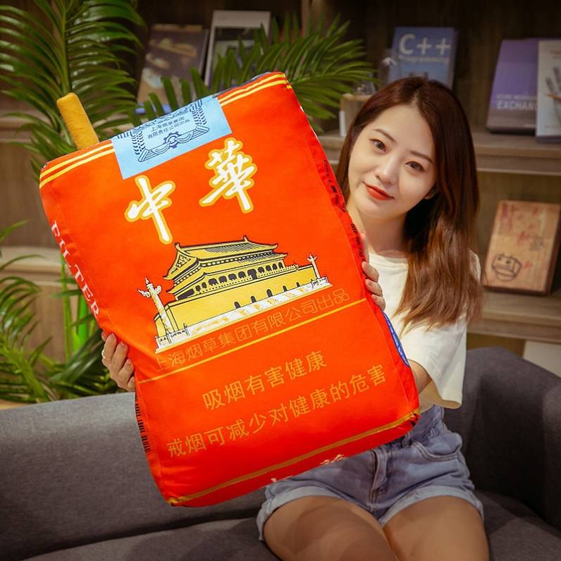 The live broadcast room attracts the eyeliner prop. China Pillow Caigen Huazi office nap pillow interactive artifact stays for people