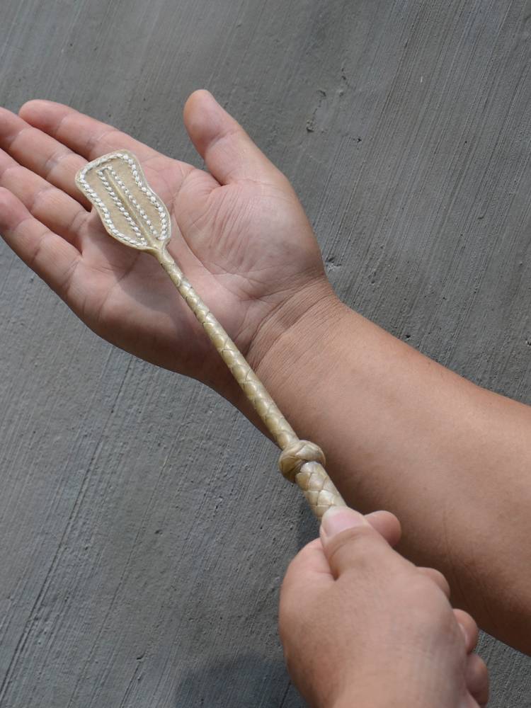 Refers to the tuning rod special pork tail beef tendon flexible elastic whip horse whip martial arts waving non -heritage handmade old characters