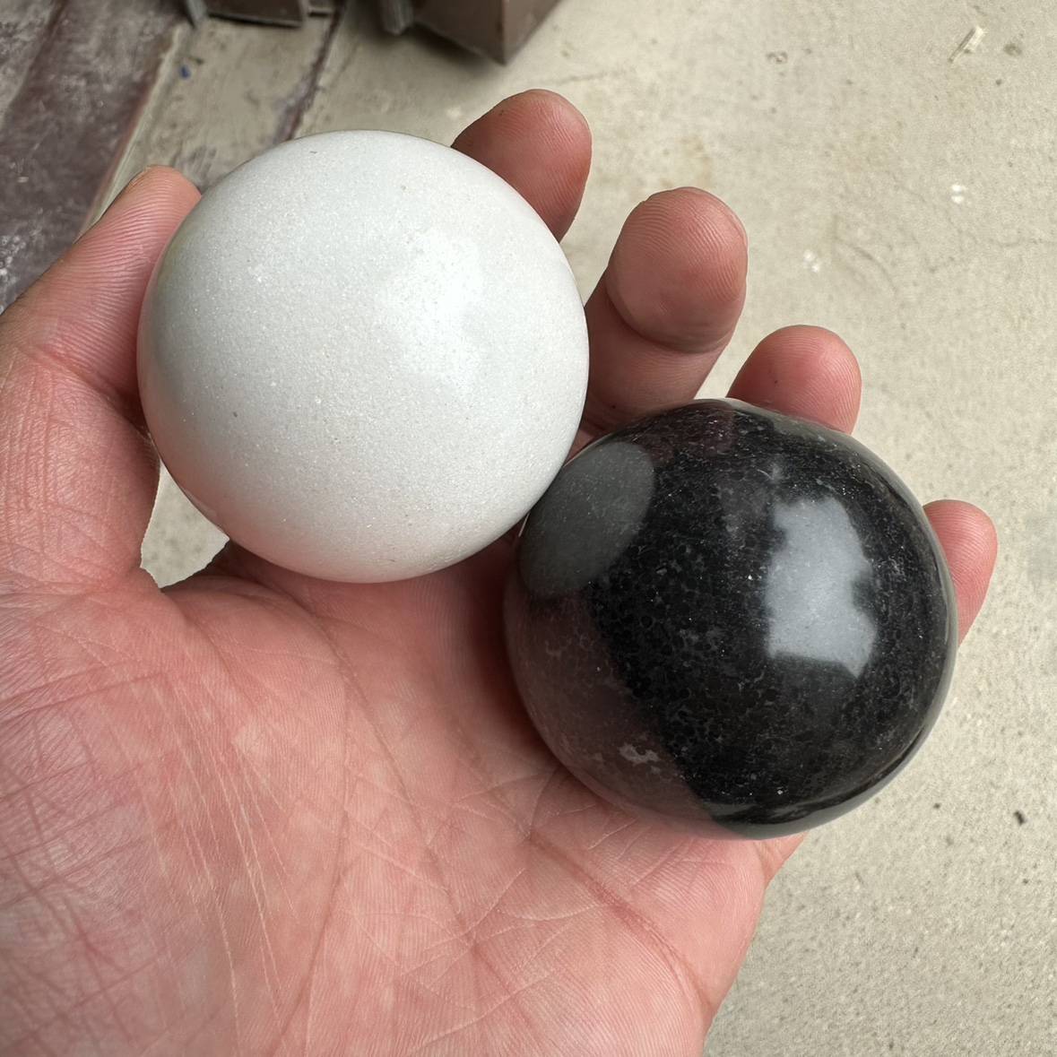 black stones and han white jade, about 52mm