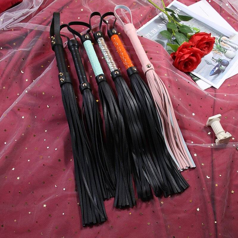 SP tools Sanbiao whip small circle practical tool novice novice does not hurt the pink black whip small leather beats to train dogs