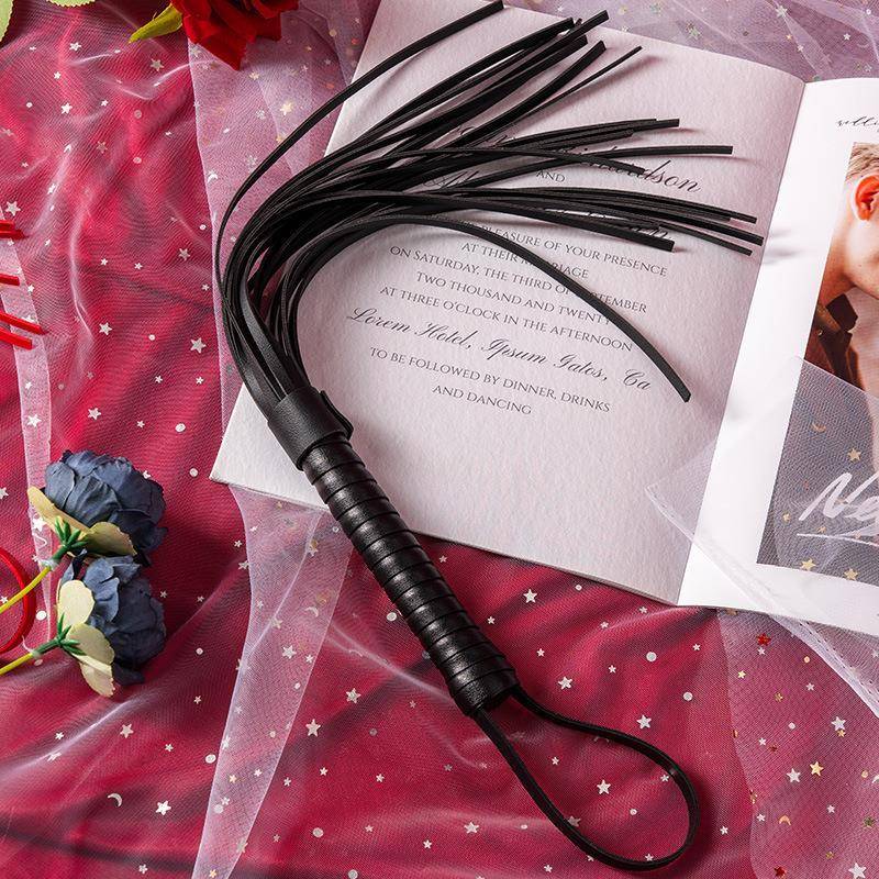 SP tools Sanbiao whip small circle practical tool novice novice does not hurt the pink black whip small leather beats to train dogs