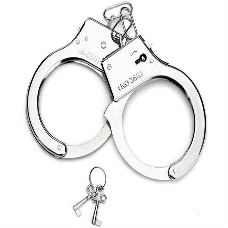 SM METAL HANDCUFFS