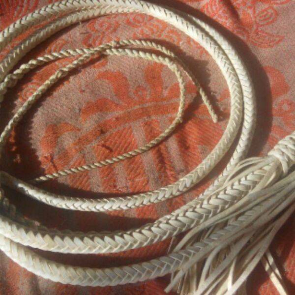 Inner Mongolia old leather artisan manually compiles pure leather vocket martial arts fitness whip whiping whip strong, durable, 2 meters long