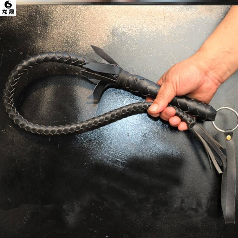70 centimeters of black, pure oxen whips