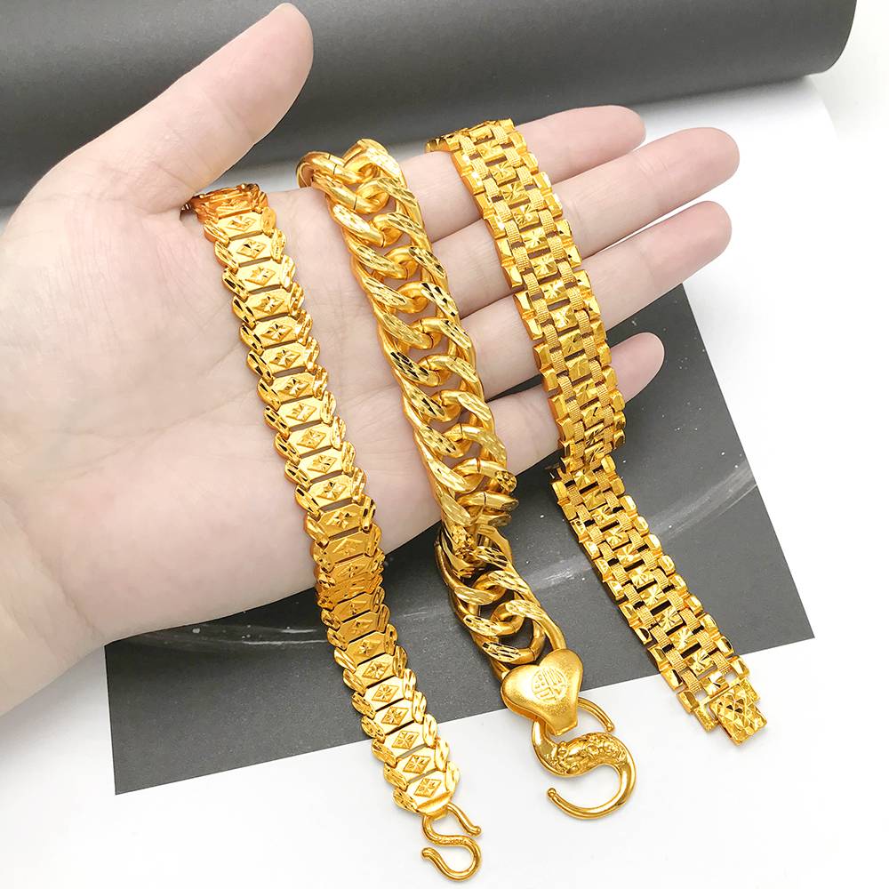 The Vietnamese Zakin Fu Man's hand-chain is too heavy to lose a tan and a sissy