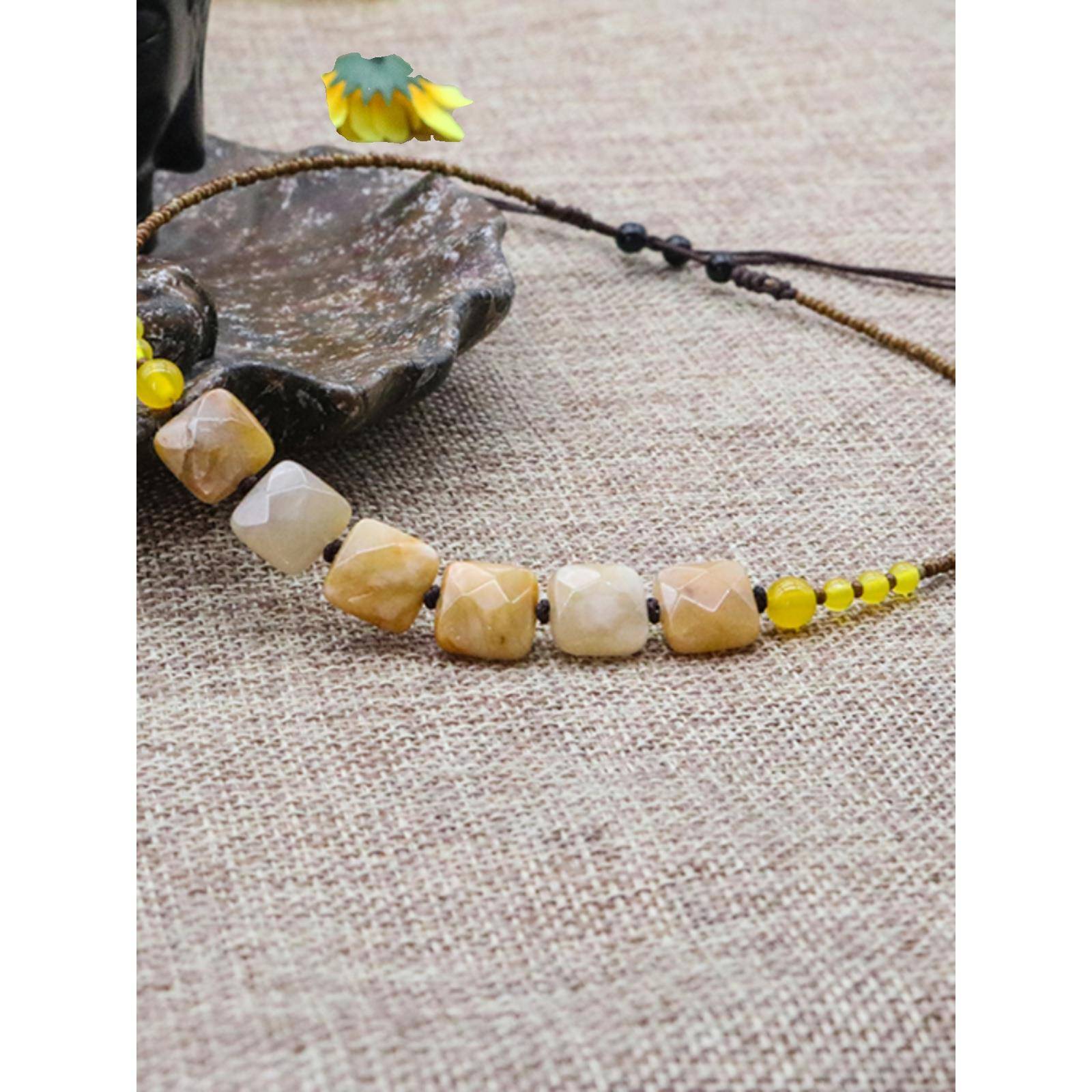 National Wind Township Plome Cover the neck of the neck of the neck of the neck of the neck of the neck of the artifact clavicle chain female covered neck and neck chain