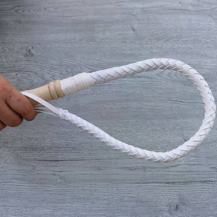 WHITE 1 METRE WOODEN HANDLE - S22