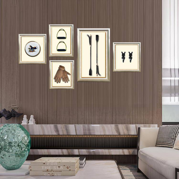The new Emo -style physical decorative painting horses and horse whip ceramic plates horse head hanging picture model room hotel mural set
