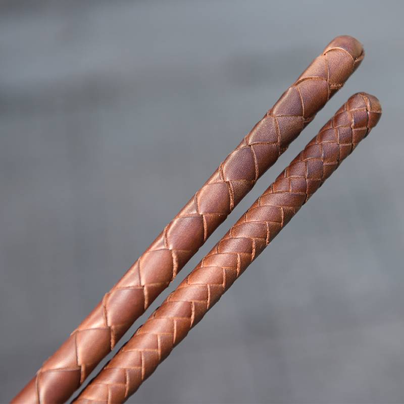 Cowhide retro plowing teaching refers to teaching stick leather finger reading stick explanation command hand -woven dance martial arts leather whip