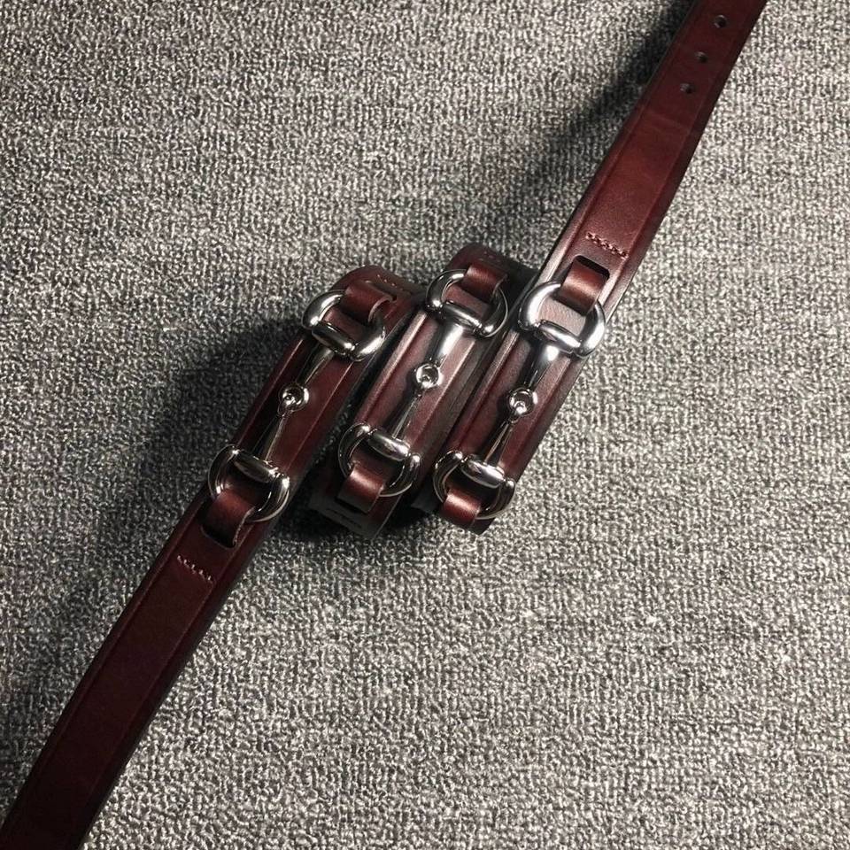 A horse's waist belt with an iron belt on a horse's belt with a horse's oxen and a horse's horse's horse