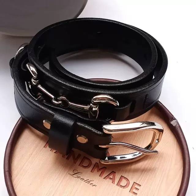 A horse's waist belt with an iron belt on a horse's belt with a horse's oxen and a horse's horse's horse