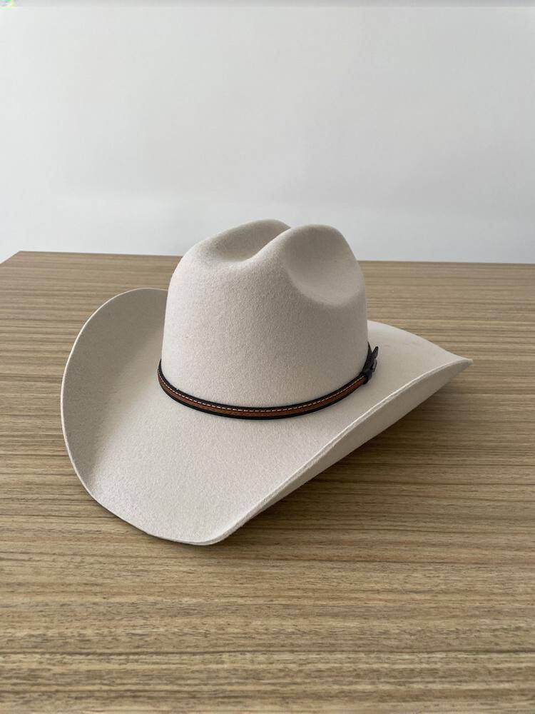 Yellowstone with pure wool, U.S.-Western cowboys with cowboy hats on the outside