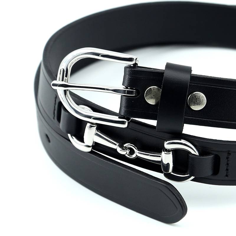 The Horseman with the male and female British horse belts on horse belts and ox-skin belts