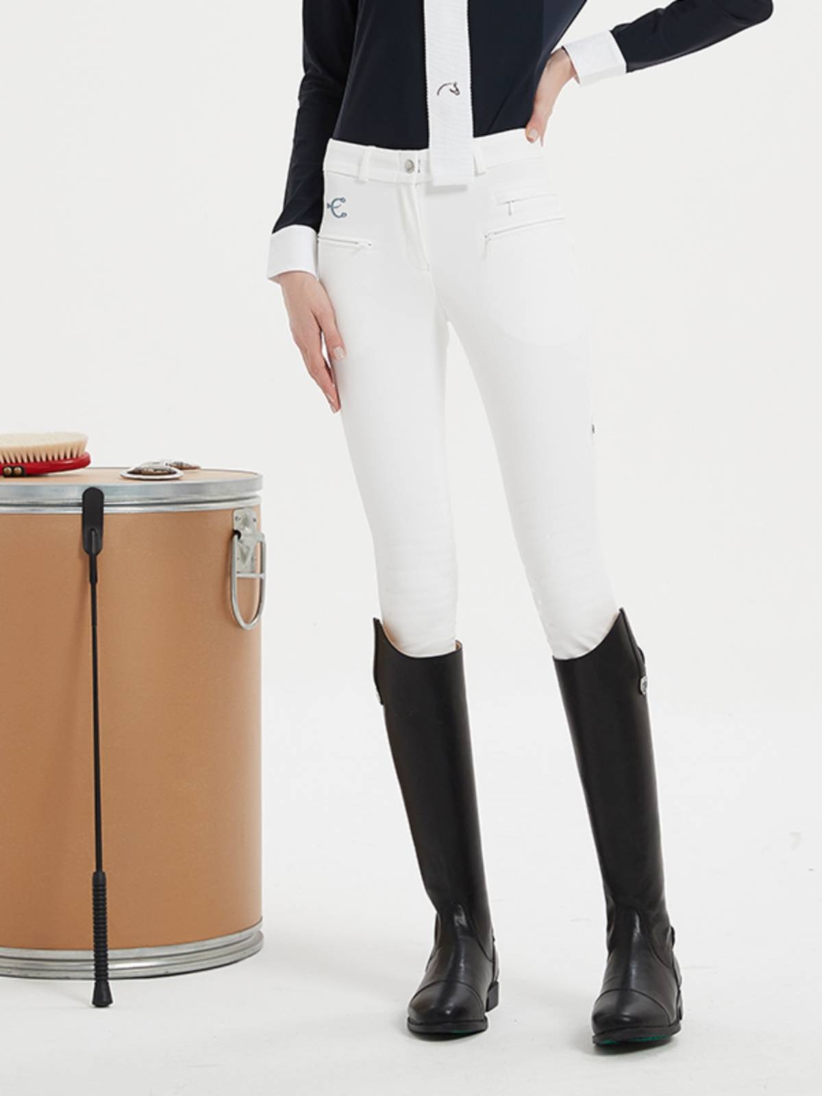 Ms. EPONA can wear half -glue horse pants, silicone non -slip high bombs, comfortable knight clothing equestrian equipment