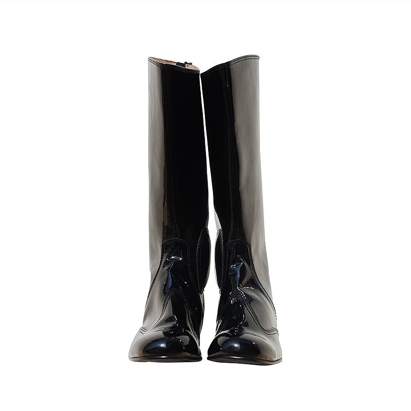 A horse racing boot, a horse racing boot, a horse boot
