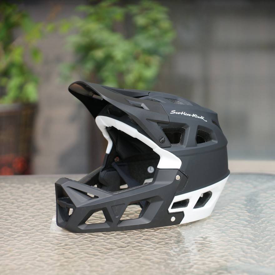 Scorpio Mountain Bicycles Bicycles Full Helmet Ride Helmet Cross -country Forest Travel Children and Women DH Speed ​​Light Bee AM