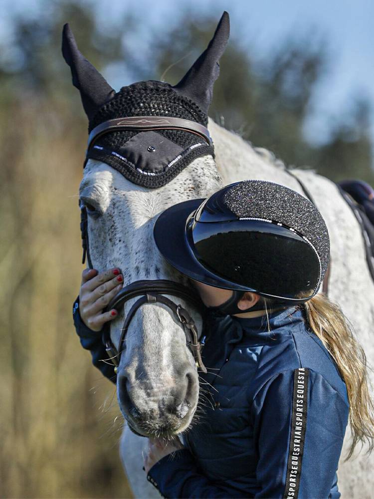 U.S. imported OneK Equestrian helmet full -bright face black small diamond white diamond edge riding helmet can adjust the knight equipment