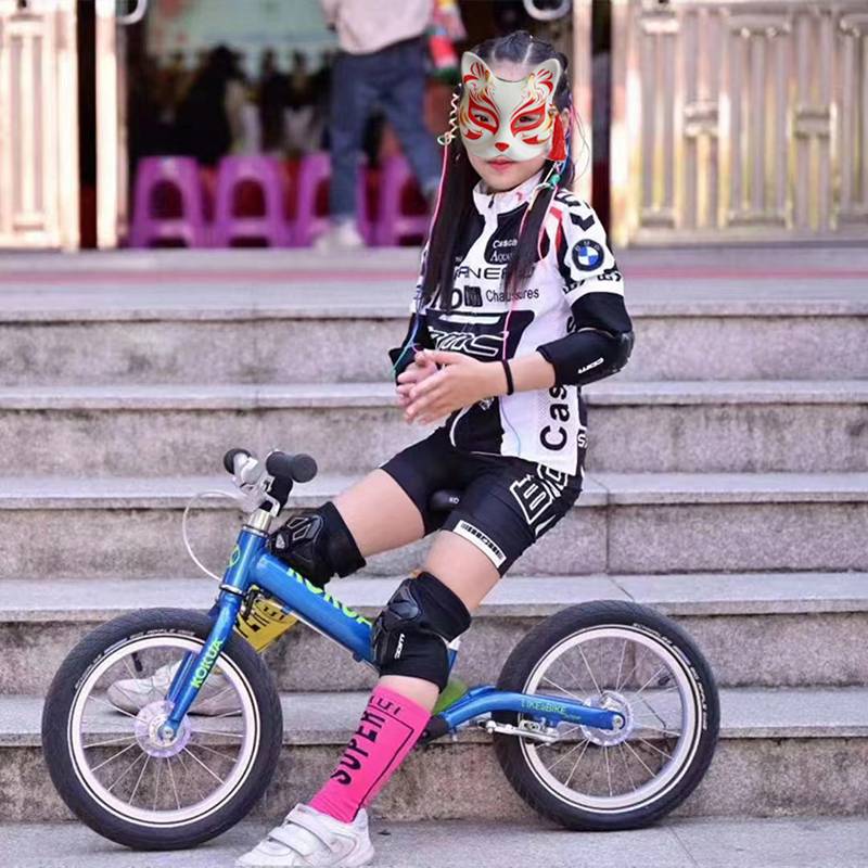 Summer Children's Cycling Services Balancing Car Step Long Sleeve Betting Bicycles Performance Show Show Rotor Skating Speed Dry