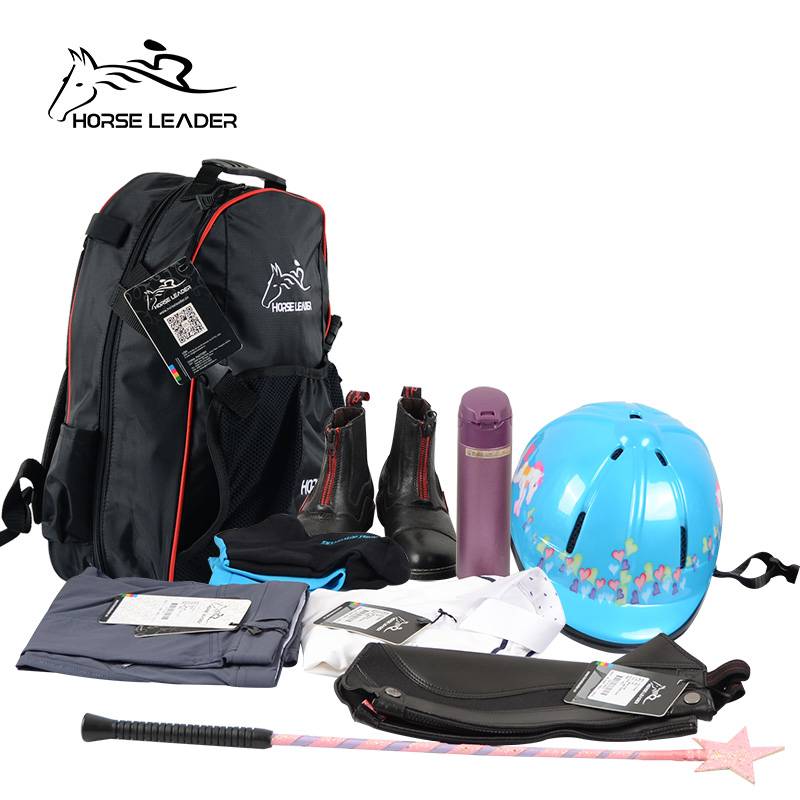 Equestrians outsourced equipment packs for two-shouldered knights to pack children's horsebacks and helmets bag